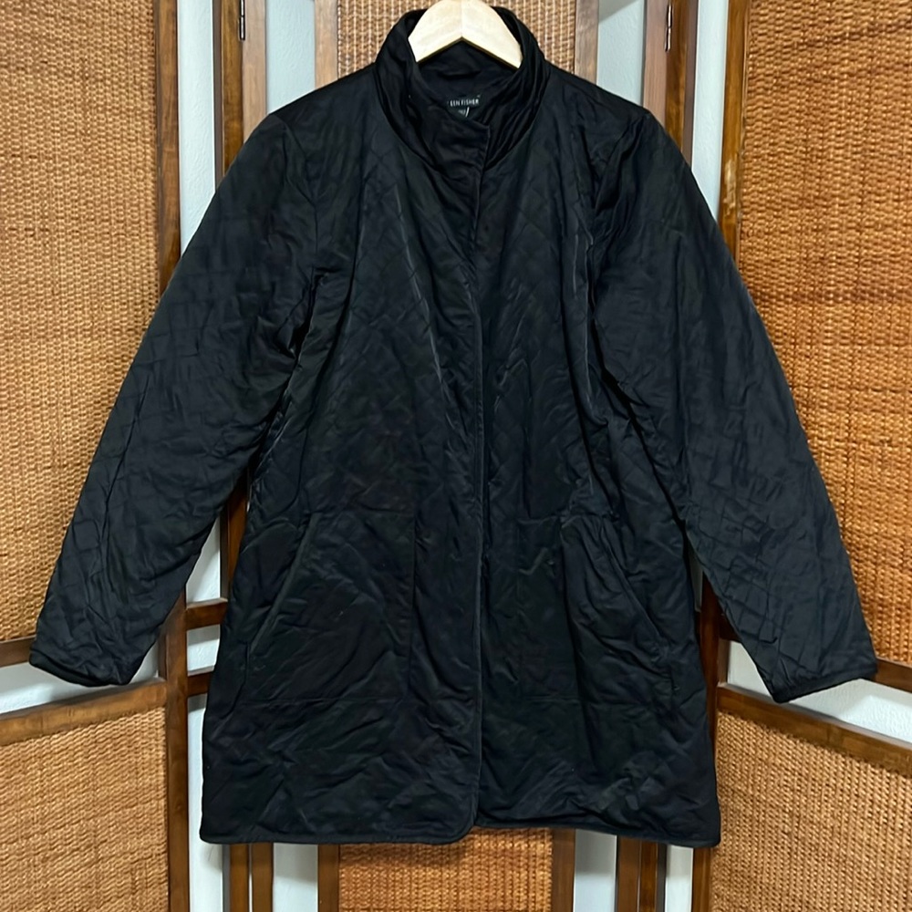 Eileen Fisher black quilted light puffer jacket size M